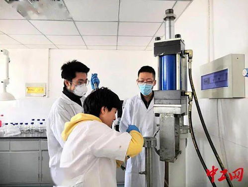 一線 360行 油化藥劑師 攻克技術難關的實驗人